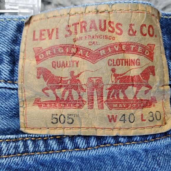 Levis Jeans Mens Size 40x30 Blue 505 Original Fit Straight Leg Denim - Picture 3 of 12